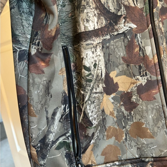 Men’s Roper softshell camouflage jacket. Size medium. - Picture 2 of 8